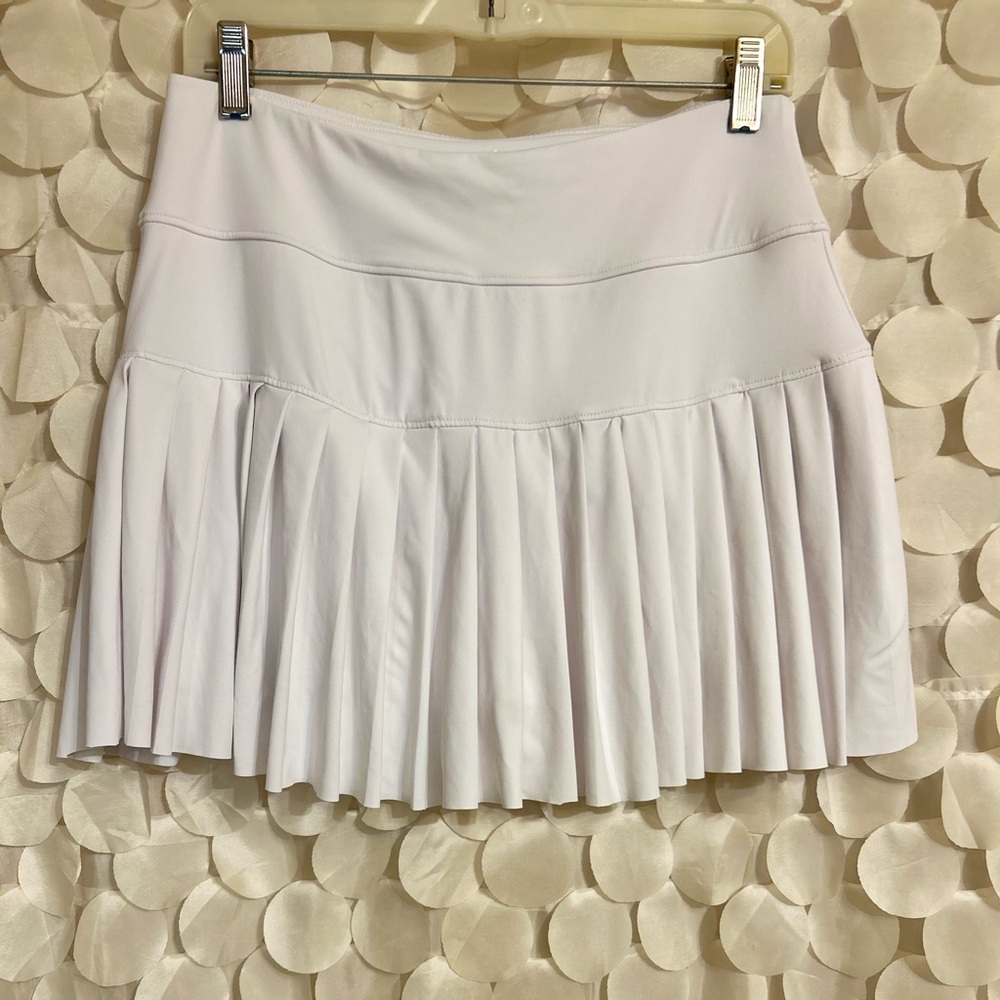Kyodan white pleated skort size large. Has one side pocket on shorts